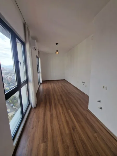 Tirane, jepet me qera Kati 11, 40 m² 351 € (Farmacia 10)