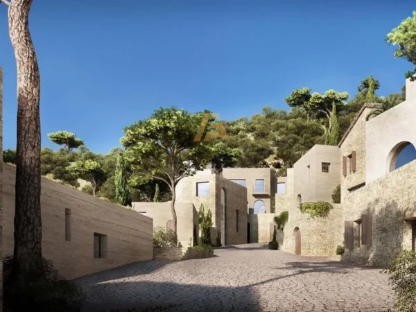 Karpen, shitet toke , 25.000 m² 1.625.000 € (Karpen, Kavaje)