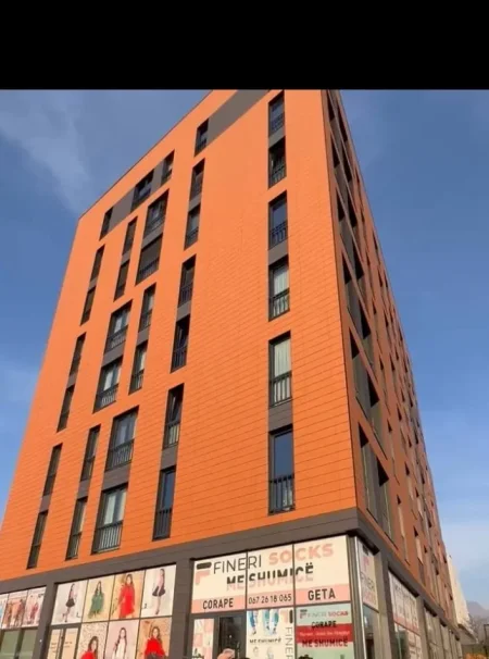 Tirane, jepet me qera zyre Kati 2, 103 m² 1.200 € (Tregu dinamo)