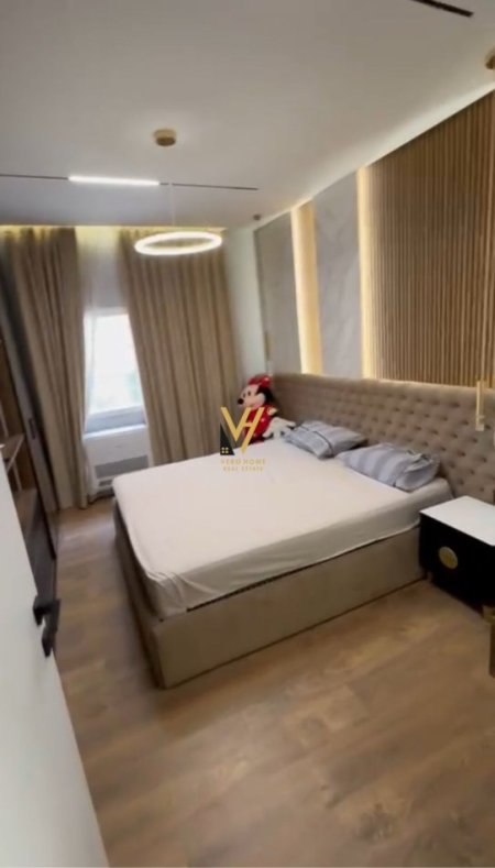 Tirane, jepet me qera apartament 1+1+Ballkon Kati 1, 80 m² 600 € (LIQENI FARKES)