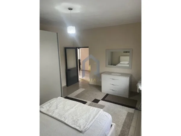 Tirane, jepet me qera shtepi 1+1 Kati 2, 90 m² 400 € (Don Bosko "Gazmed Zajmi")