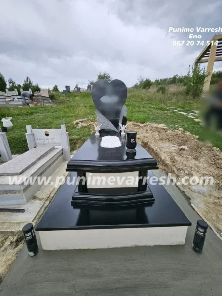 Tirane, shes Punime Varresh Berat - Modele Varresh Me Granit Te Zi Me Pikture 650 €