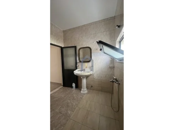 Tirane, jepet me qera shtepi 1+1 Kati 2, 90 m² 400 € (Don Bosko "Gazmed Zajmi")