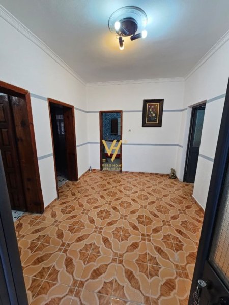Tirane, jepet me qera apartament 2+1+Ballkon Kati 1, 100 m² 480 € (ISH FUSHA AVIACIONIT)