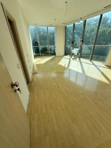 Tirane, jepet me qera zyre Kati 2, 50 m² 1.200 € (RRUGA SAMI FRASHERI)