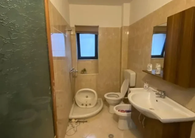 Tirane, shitet 1+1 Kati 4, 56 m² 103.000 € (Brryli)