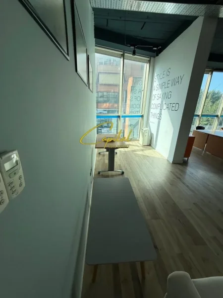 Tirane, shitet ambjent biznesi Kati 2, 57 m² 342.000 € (RRUGA SAMI FRASHERI)