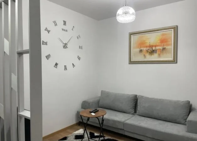 Tirane, jepet me qera 1+1 Kati 4, 57 m² 500 € (Ish profarma)