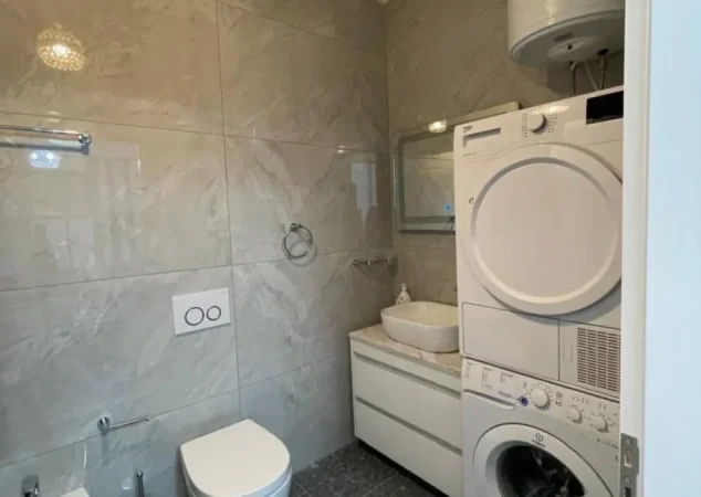 Tirane, jepet me qera 1+1 Kati 4, 57 m² 500 € (Ish profarma)