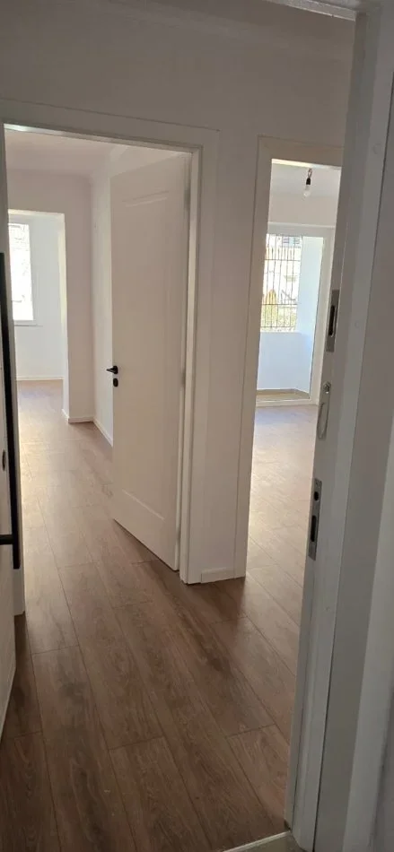 Tirane, shitet apartament  1+1 Kati 2, 49 m² 125.001 € (Mozaiku)