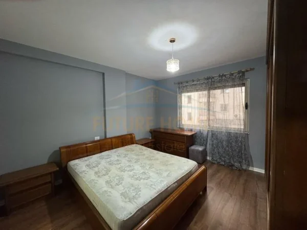 Tirane, shitet apartament 2+1+Ballkon Kati 2, 99 m² 135.000 € (Yzberisht)