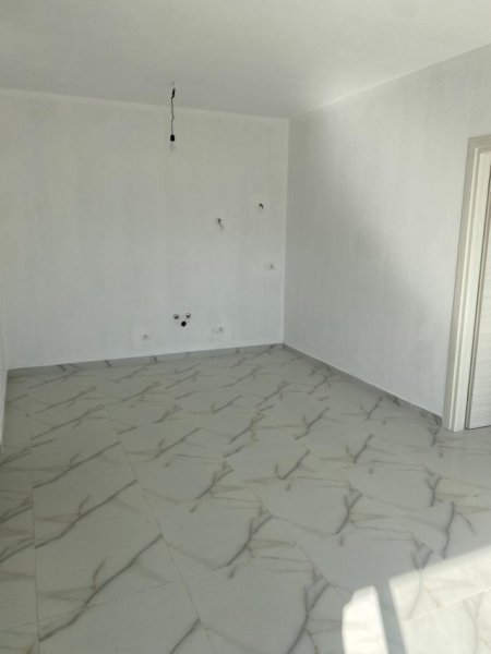Tirane, jepet me qera apartament 2+1+Ballkon Kati 6, 90 m² 650 € (Myslym shyre)