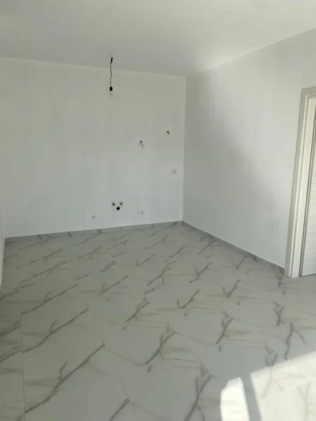 Tirane, jepet me qera apartament 2+1+Ballkon Kati 6, 90 m² 650 € (Myslym shyre)