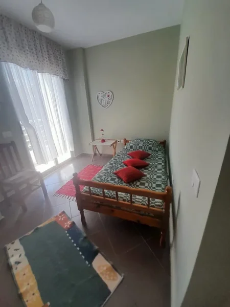 Tirane, jepet me qera apartament 2+1+Ballkon Kati 6, 77 m² 600 € (Rruga Robert Shvarc)