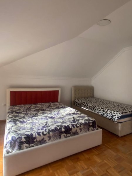 Tirane, jepet me qera Vile 1+1+Ballkon Kati 3, 70 m² 400 € (Spitali QSUT)