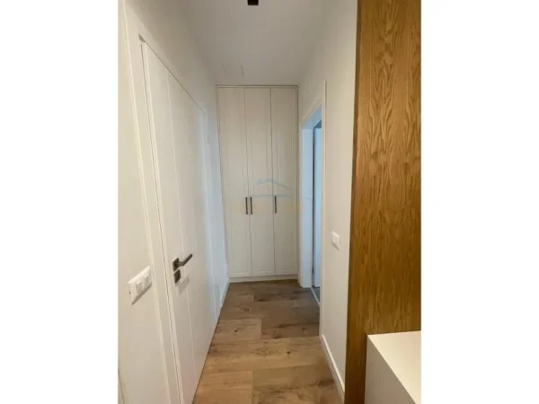 Tirane, shitet apartament 2+1+Ballkon Kati 3, 102 m² 225.000 € (Porcelan, Rezidenca Erli)