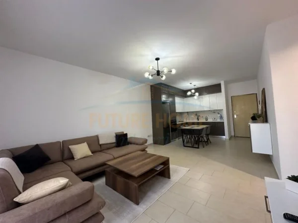 Tirane, jepet me qera apartament 3+1+Ballkon Kati 6, 120 m² 600 € (Unaza e Re, prane Rrethrrotullimit)