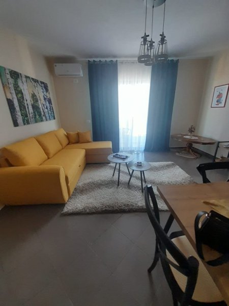 Tirane, jepet me qera apartament 2+1 Kati 6, 77 m² 600 € (komuna e parisit)