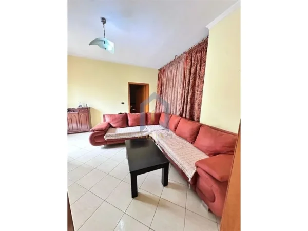 Tirane, jepet me qera apartament 3+1 Kati 2, 130 m² 500 € (Astir "Teodor Keko")