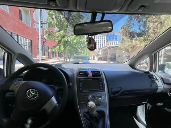 Tirane, shes makine Toyota Auris 2008, Nafte, gri metalizato manuale Kondicioner 201.000 km 3.000 €