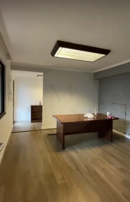 Tirane, jepet me qera ambjent biznesi Kati 2, 200 m² 1.200 € (Sheshi willson)