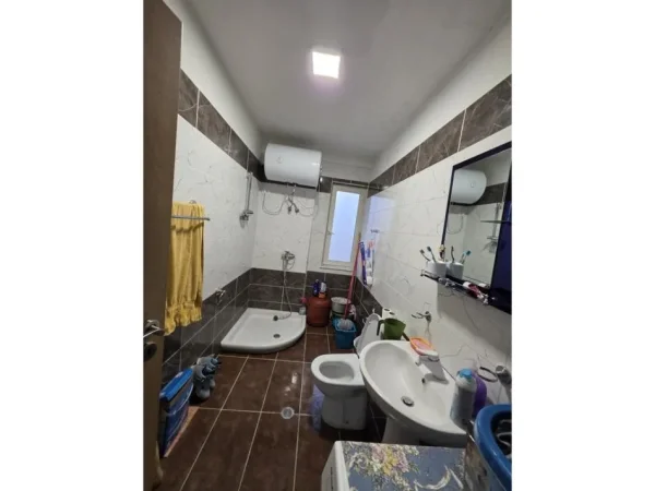 Tirane, shes apartament 2+1+Ballkon Kati 3, 105 m² 123.000 € (Misto Mame)