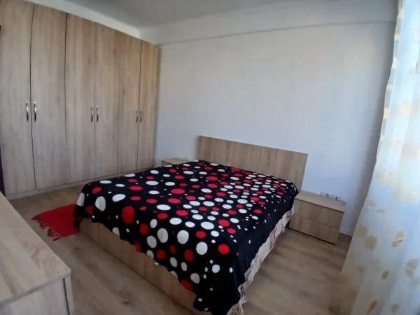 Tirane, jepet me qera apartament 1+1+Ballkon Kati 9, 70 m² 350 € (Kompleksi Fratari Astir)
