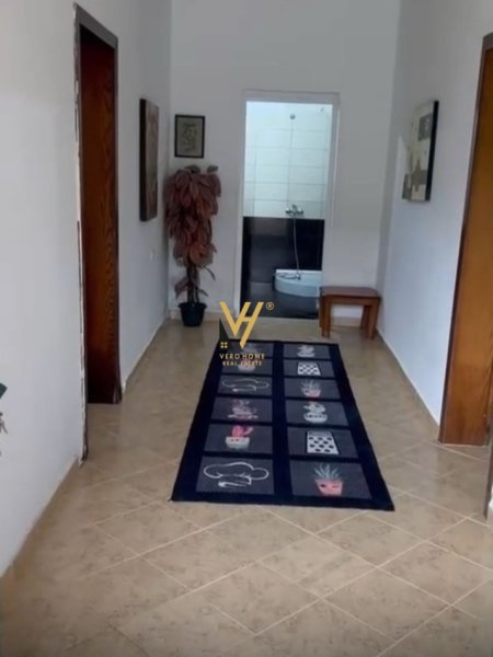 Tirane, jepet me qera apartament 2+1+Ballkon Kati 0, 140 m² 500 € (KAMEZ)