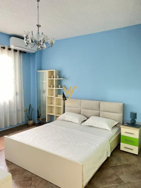 Tirane, jepet me qera apartament 2+1+Ballkon Kati 3, 70 m² 600 € (RRUGA E DIBRES)