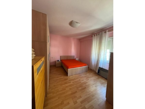 Tirane, jepet me qera apartament 1+1 Kati 6, 68 m² 600 € (Pazari i Ri)