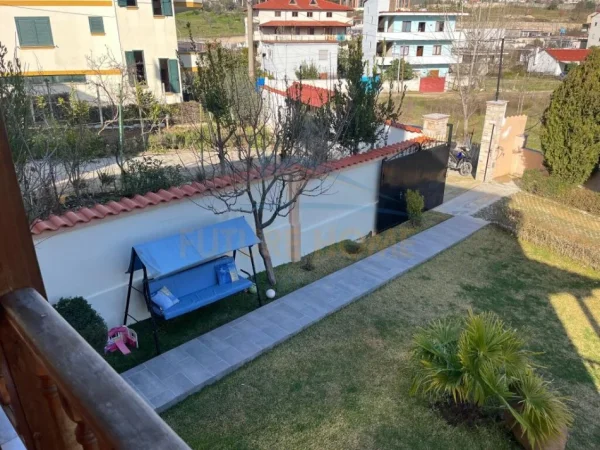 Tirane, jepet me qera apartament duplex Dublex Kati 2, 352 m² 1.100 € (Ali Demi, prane Kompleksit Mangalem)