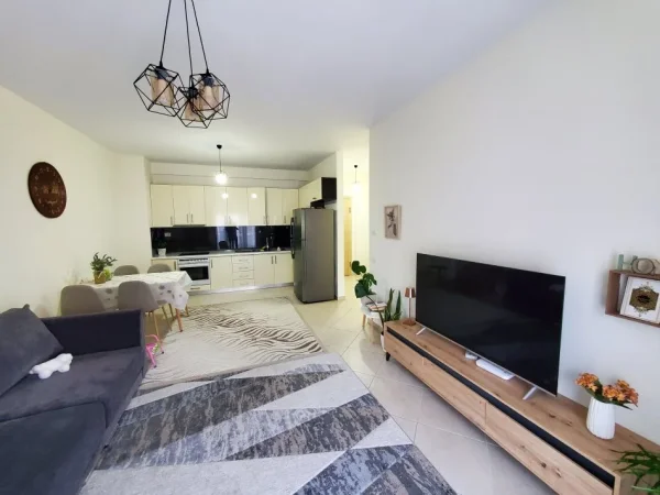 Tirane, jepet me qera apartament 2+1+Ballkon Kati 4, 104 m² 600 € (Gren City ,Astire)