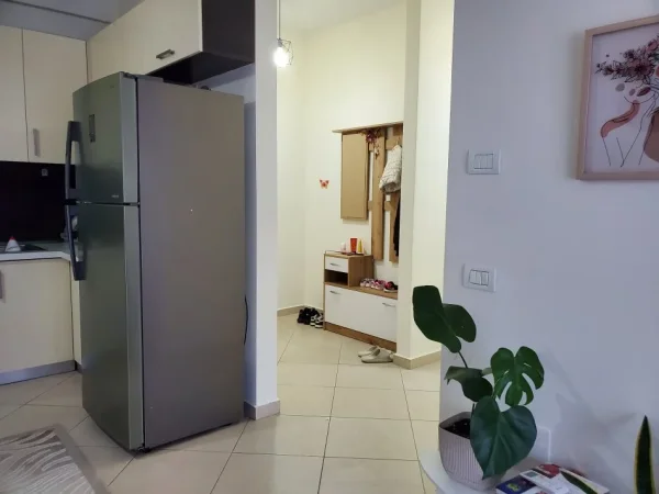 Tirane, jepet me qera apartament 2+1+Ballkon Kati 4, 104 m² 600 € (Gren City ,Astire)