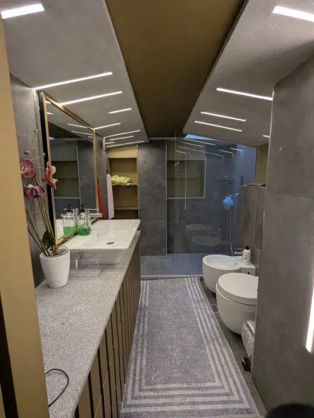 Tirane, jepet me qera apartament+verande | Penthouse 4+1+Aneks+Ballkon Kati 4, 350 m² 3.000 € (Liqeni i Thate)