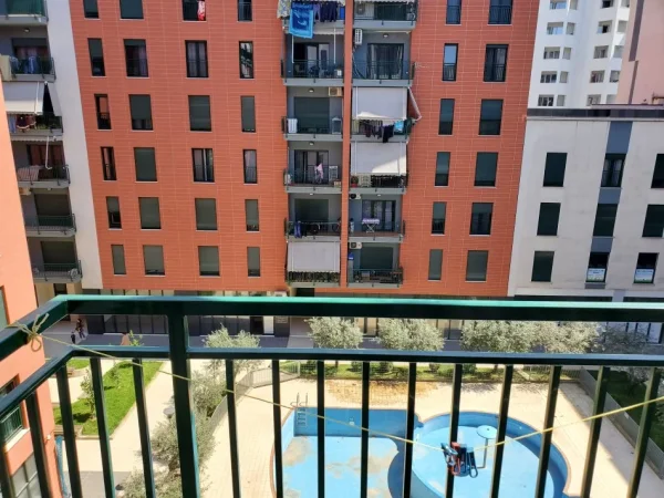 Tirane, jepet me qera apartament 2+1+Ballkon Kati 4, 104 m² 600 € (Gren City ,Astire)