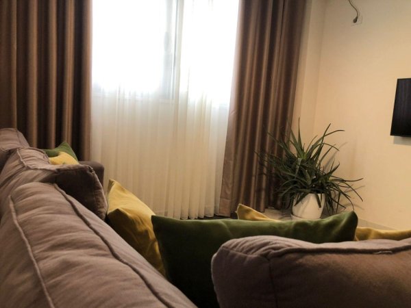 Tirane, jepet me qera 1+1+Aneks Kati 1, 450 €