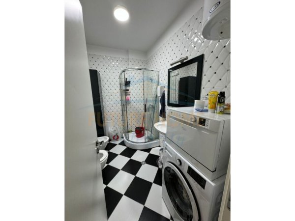 Tirane, jepet me qera apartament 1+1+Ballkon Kati 3, 70 m² 550 € (Ali Demi)
