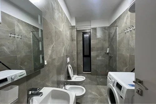 Tirane, jepet me qera apartament 2+1 , 98 m² 750 € (Rruga e Dibres)