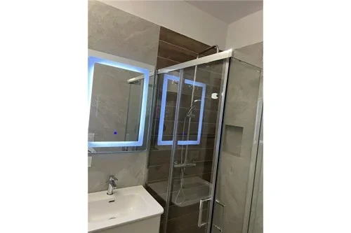 Tirane, jepet me qera apartament 1+1 , 75 m² 600 € (Rruga e Dibres)