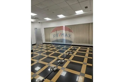 Shqiperi, jepet me qera vetem 1 dhome Kati 3, 106 m² 1.200 € (rruga e barrikadave)