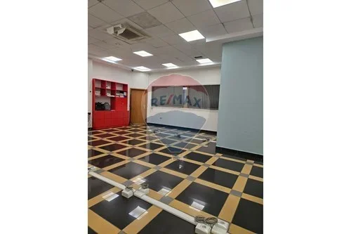 Tirane, jepet me qera zyre Kati 3, 106 m² 1.200 € (Rruga e Barrikadave)