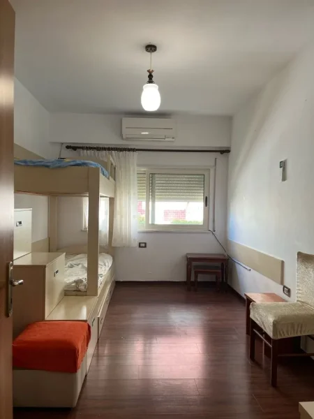 Tirane, jepet me qera apartament 2+1+Aneks+Ballkon Kati 2, 100 m² 500 € (Idriz Dollaku)