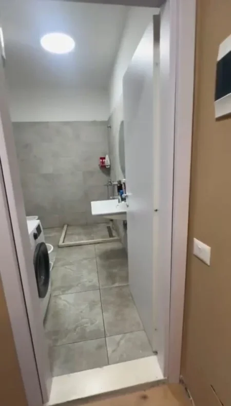 Tirane, shes apartament 1+1+Ballkon Kati 7, 70 m² 105.000 € (Yzberisht Kompleksi "Grand Gallery")