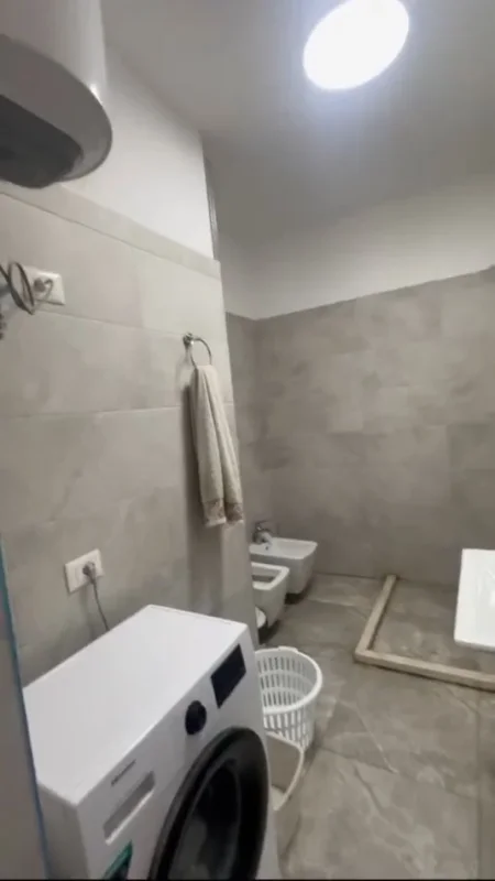 Tirane, shes apartament 1+1+Ballkon Kati 7, 70 m² 105.000 € (Yzberisht Kompleksi "Grand Gallery")