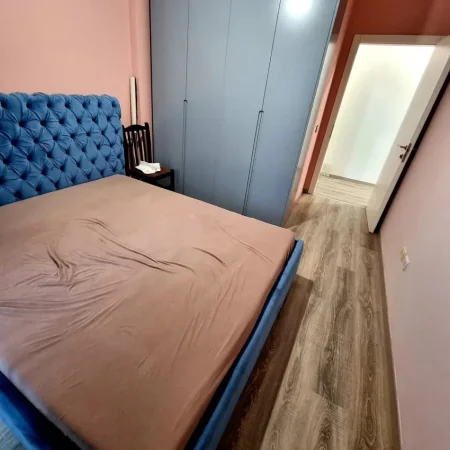 Tirane, jepet me qera apartament 2+1+Ballkon Kati 5, 121 m² 500 € (Astir)