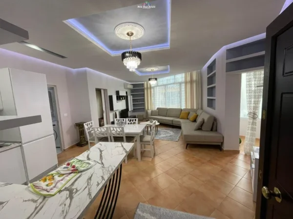 Tirane, jepet me qera apartament 1+1+Ballkon Kati 4, 77 m² 600 € (liqeni i thate)
