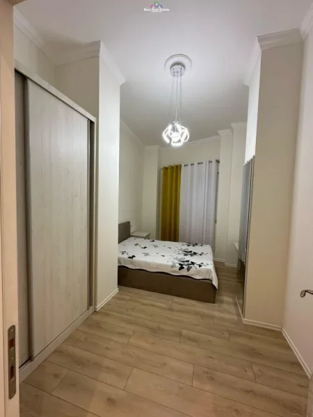 Tirane, jepet me qera apartament 2+1 Kati 4, 95 m² 600 € (liqeni i thate)