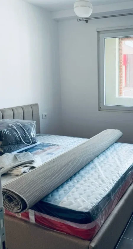 Tirane, jepet me qera apartament 1+1+Ballkon Kati 5, 70 m² 400 € (Rruga bedri Karapici)