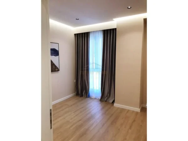 Shitet, Apartament 2+1, Pazari i Ri, Tirane.