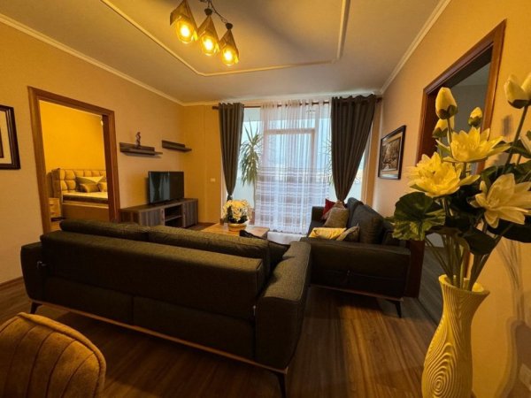 Tirane, jepet me qera apartament 2+1 Kati 9, 97 m² 700 € (Rruga e Elbasanit)